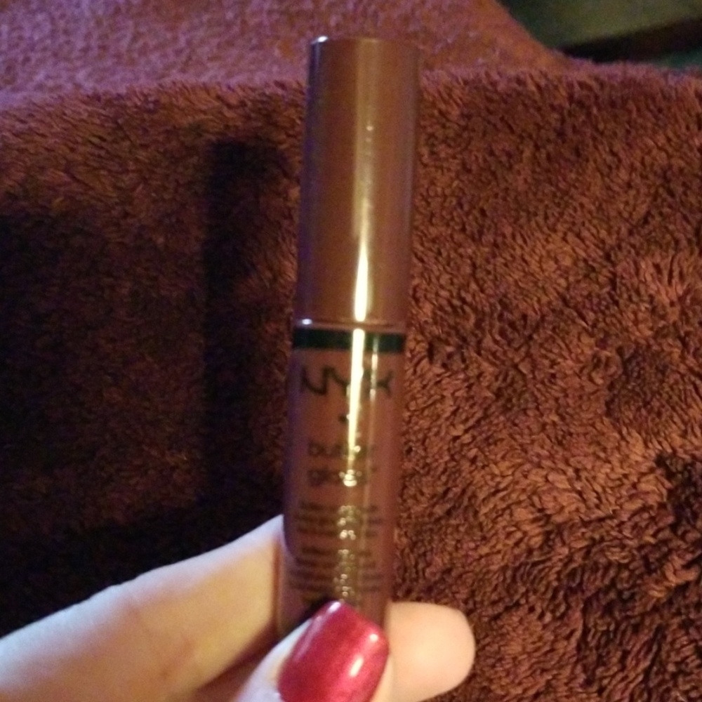 NYX lipgloss/ lipstick